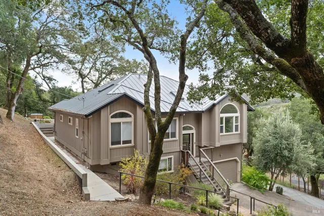 $2,250,000 | 9400 Chalk Hill Road, Healdsburg, CA 95448