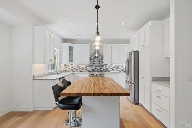 $2,250,000 | 9400 Chalk Hill Road, Healdsburg, CA 95448