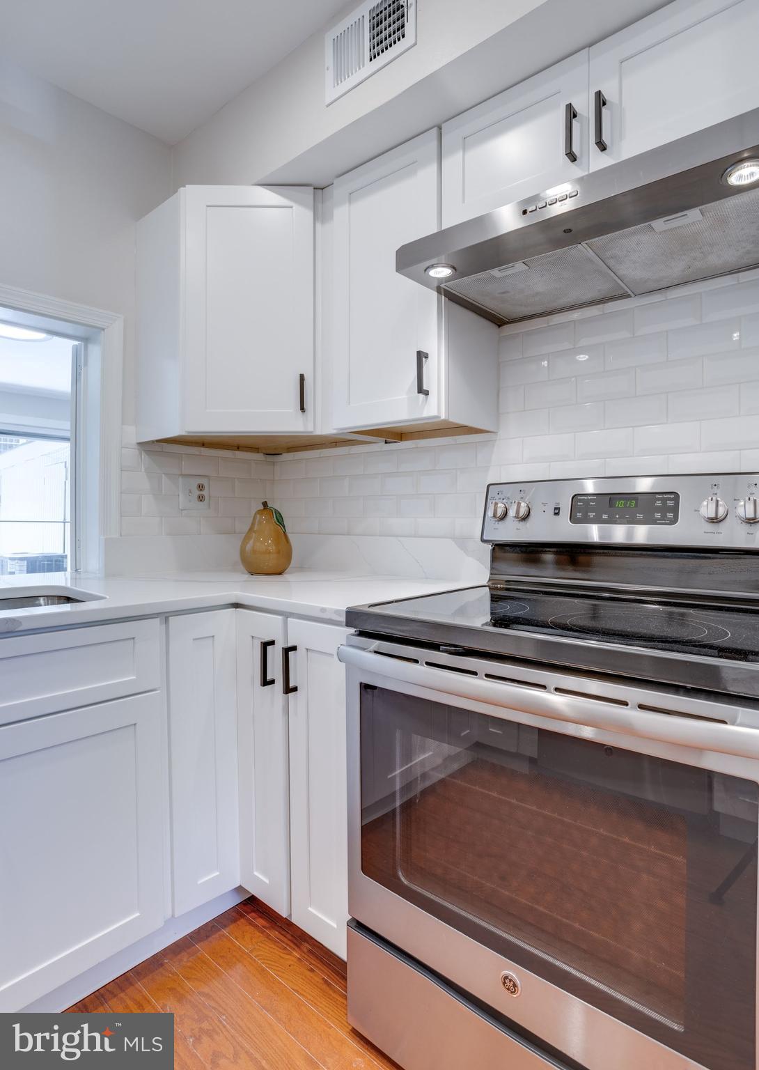 8553 Barrington Court, Unit 923 Springfield, VA 22152 - Photo 11 of 32