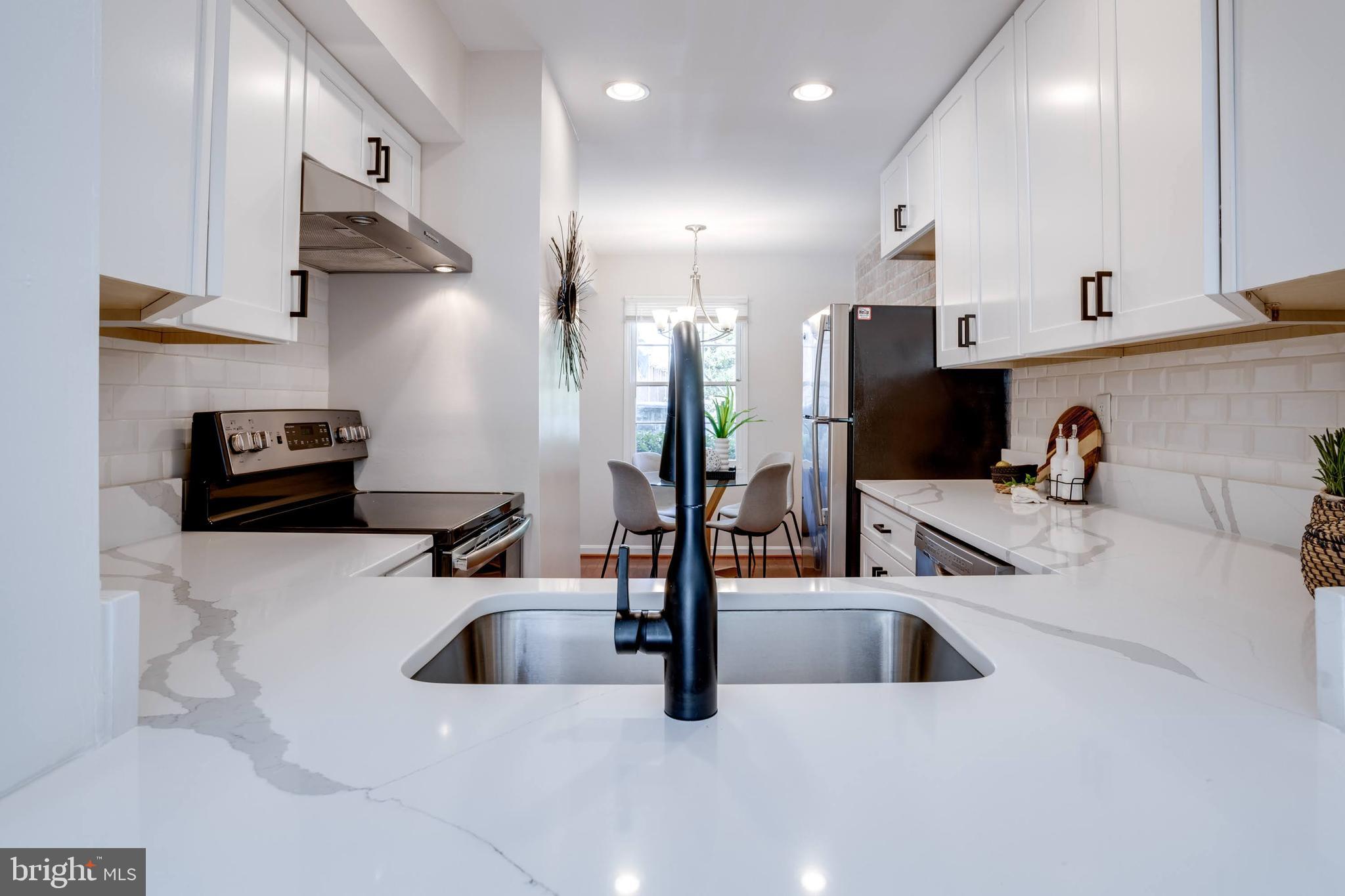 8553 Barrington Court, Unit 923 Springfield, VA 22152 - Photo 14 of 32