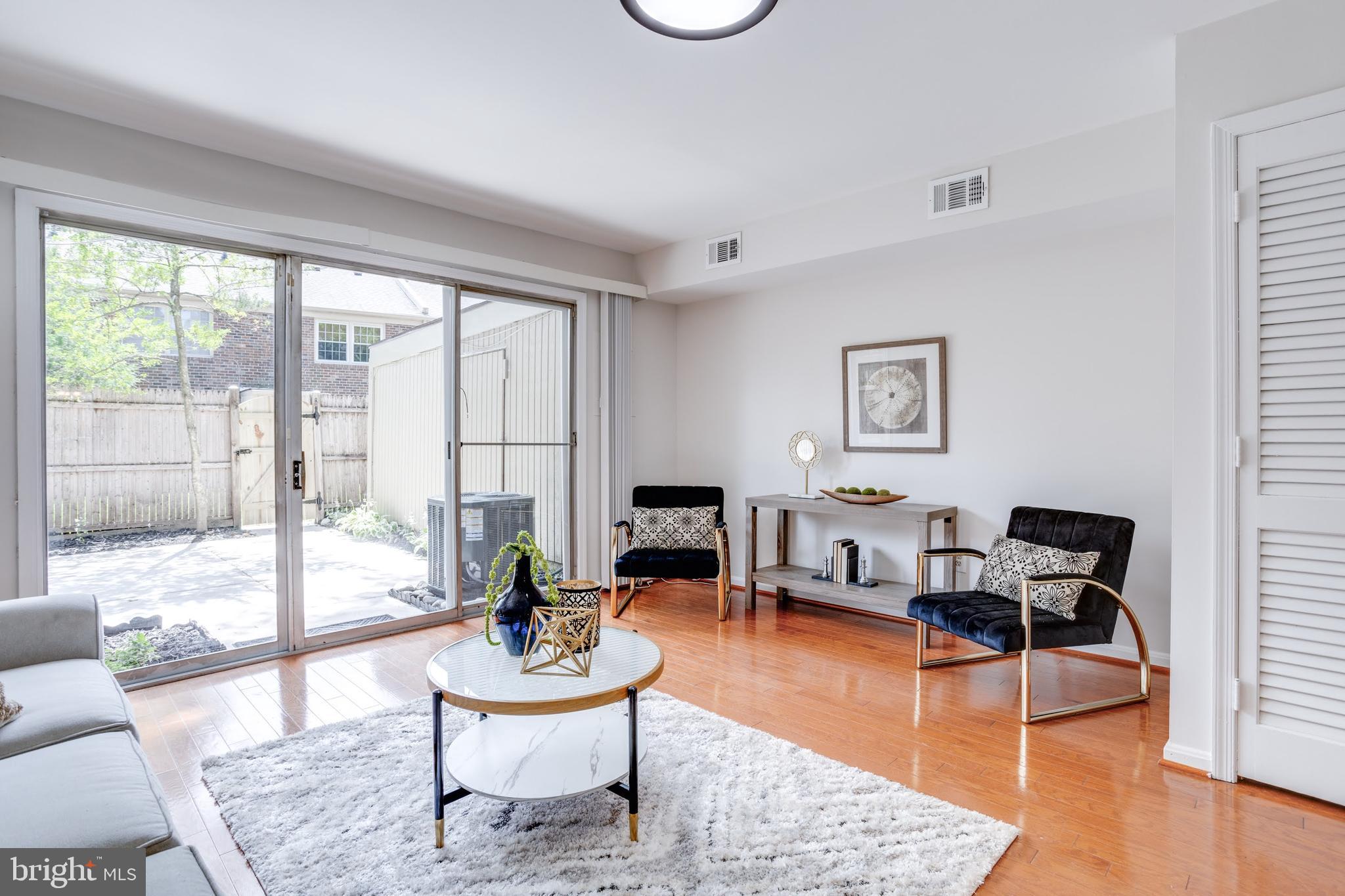 8553 Barrington Court, Unit 923 Springfield, VA 22152 - Photo 16 of 32