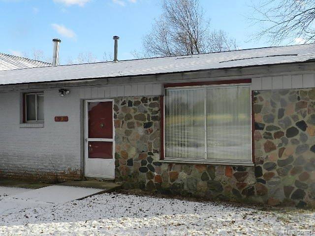 7904 7 Mile Road Northville, MI 48167 - Photo 2 of 7 front of house 3 pic.JPG