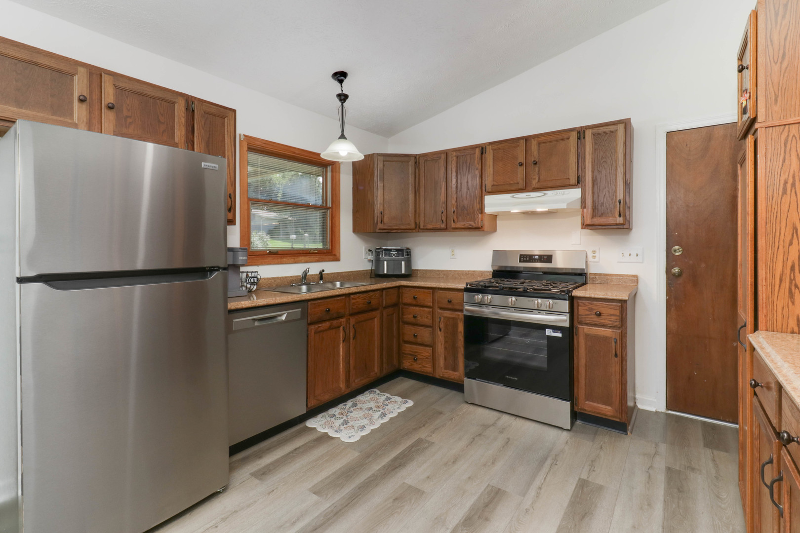 1 Timber View Drive Bloomington, IL 61701 - Photo 4 of 35 Gallery Image 4