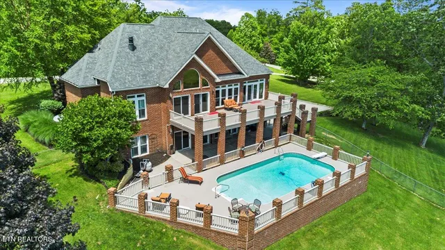 $780,000 | 145 Brave Drive, Oneida, TN 37841