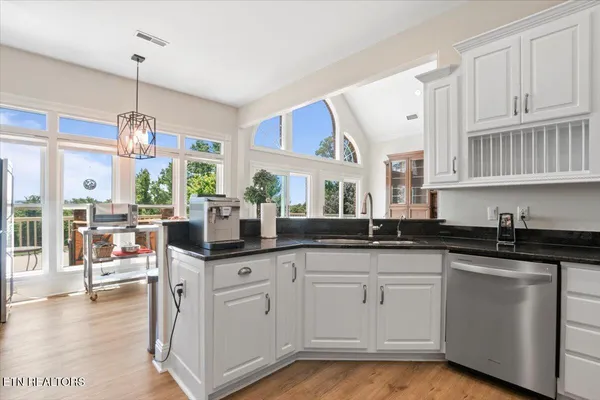 $749,000 | 145 Brave Drive, Oneida, TN 37841