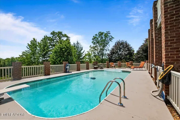 $749,000 | 145 Brave Drive, Oneida, TN 37841