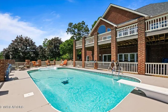 $780,000 | 145 Brave Drive, Oneida, TN 37841