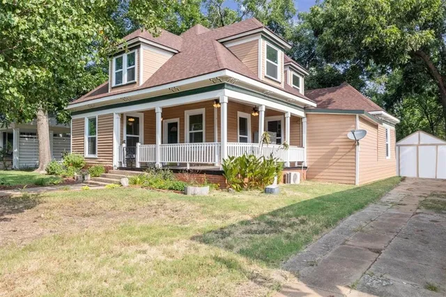 $389,000 | 1123 West Gandy Street, Denison, TX 75020