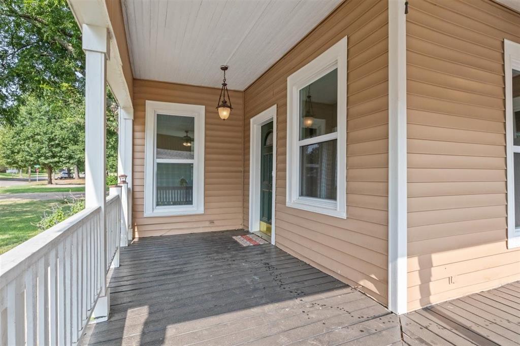 1123 West Gandy Street Denison, TX 75020 - Photo 4 of 38