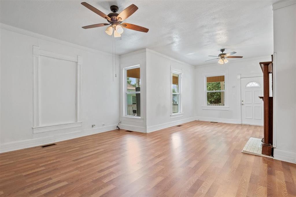 1123 West Gandy Street Denison, TX 75020 - Photo 8 of 38