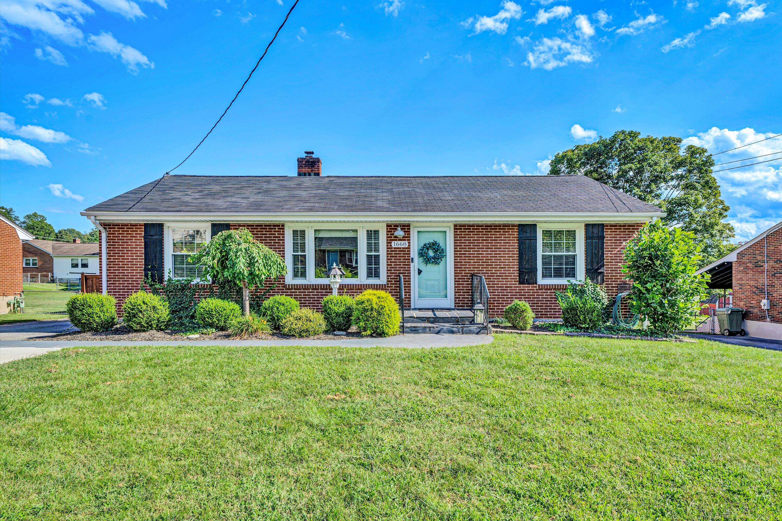 1668 Reece Road Salem, VA 24153 - Photo 1 of 47 01-SGP-00823
