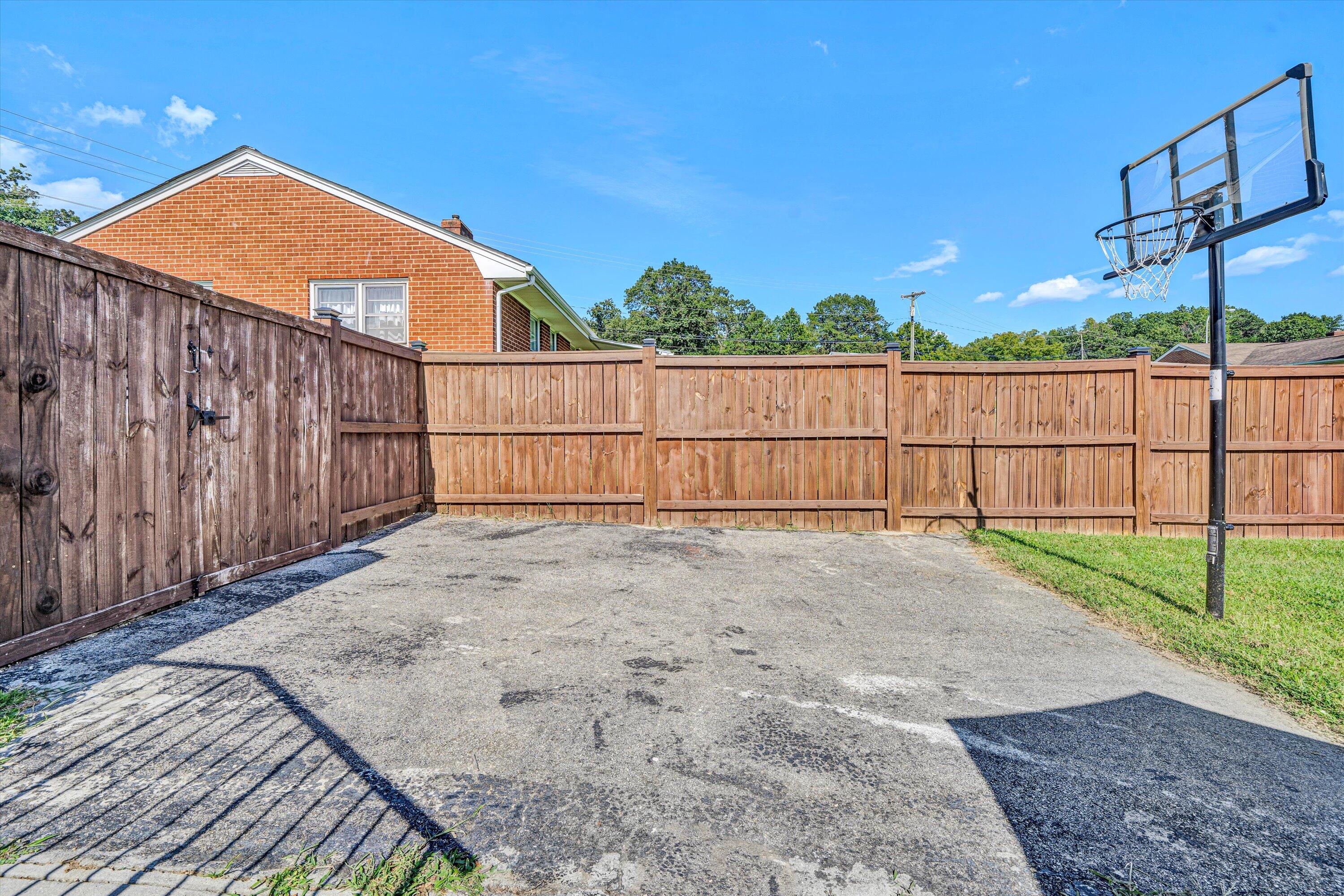 1668 Reece Road Salem, VA 24153 - Photo 45 of 47 44-SGP-00790