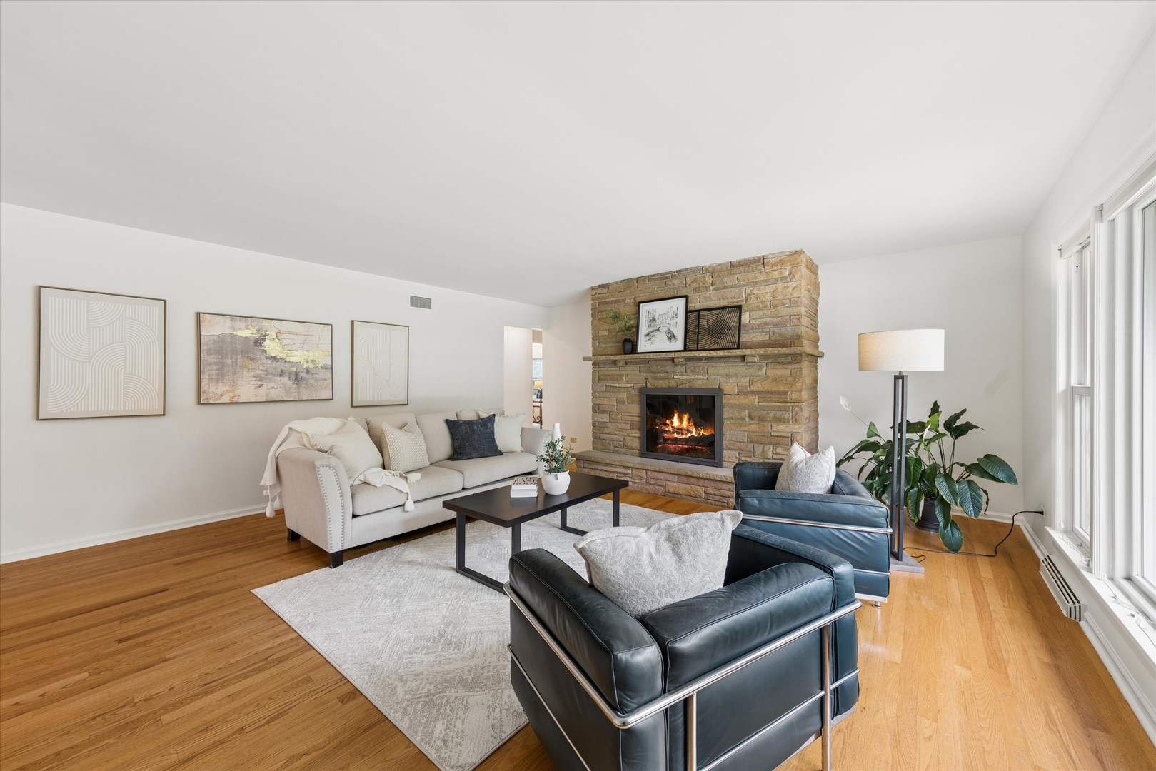 677 Wingate Road Glen Ellyn, IL 60137 - Photo 6 of 41 Gallery Image 6