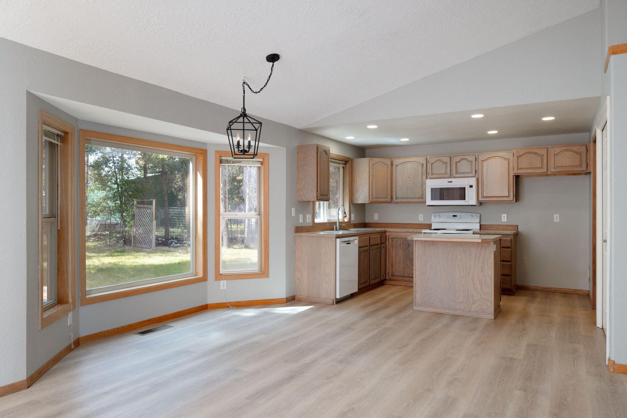 55853 Osprey Road Bend, OR 97707 - Photo 8 of 43 55853 Osprey Rd (12 of 40)