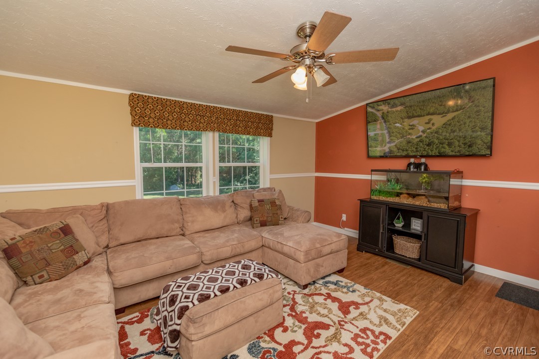2046 Pleasant Oak Road Victoria, VA 23974 - Photo 17 of 45