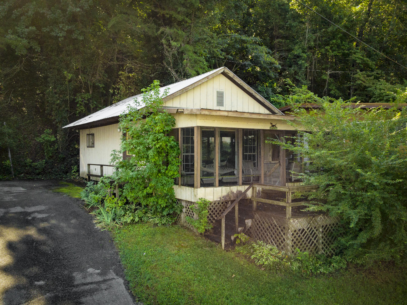 6052 Lynn Road Harrison, TN 37341 - Photo 4 of 13 DJI_0802-Edit