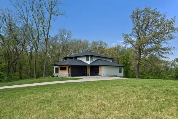 $849,900 | 600 West 6th Street, Coal Valley, IL 61240