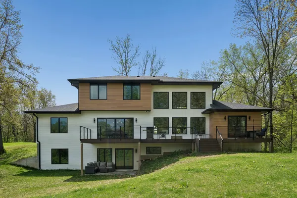 $849,900 | 600 West 6th Street, Coal Valley, IL 61240