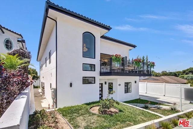 $1,399,000 | 1902 Gates Avenue, Redondo Beach, CA 90278