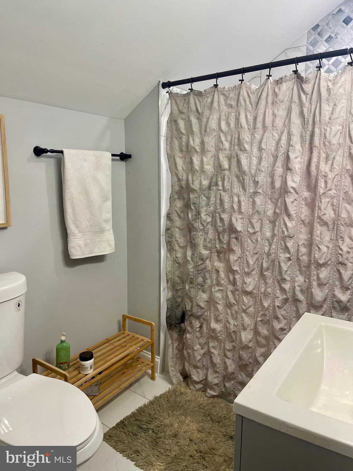 4104 Chatham Road Baltimore, MD 21207 - Photo 15 of 25 Upper hall bath