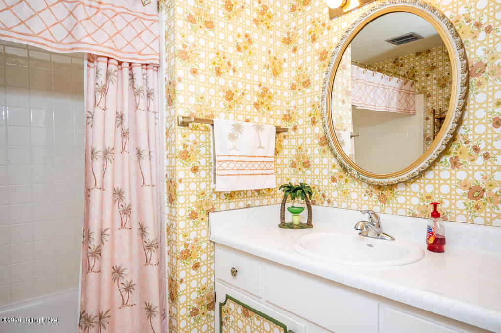6509 Mandeville Road Louisville, KY 40228 - Photo 29 of 53 DN1_4319