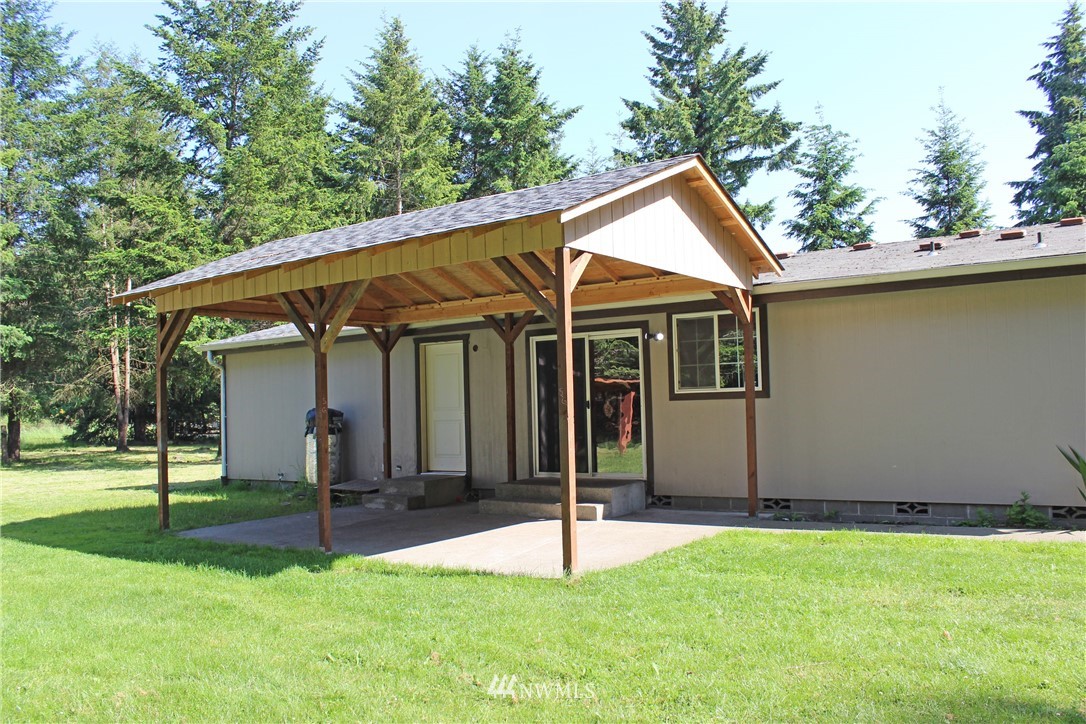9012 176th Avenue Southwest Rochester, WA 98579 - Photo 2 of 25