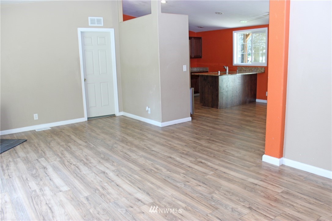9012 176th Avenue Southwest Rochester, WA 98579 - Photo 11 of 25