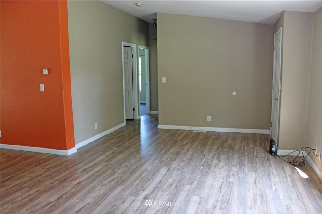 9012 176th Avenue Southwest Rochester, WA 98579 - Photo 12 of 25