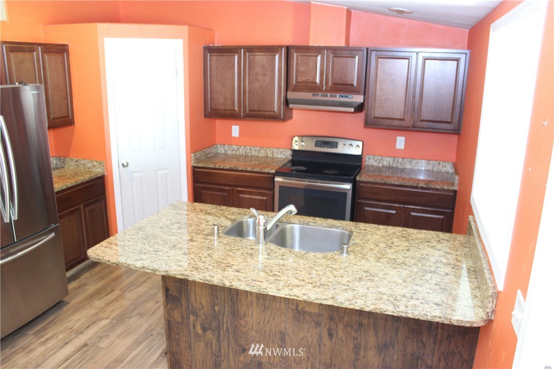 9012 176th Avenue Southwest Rochester, WA 98579 - Photo 13 of 25