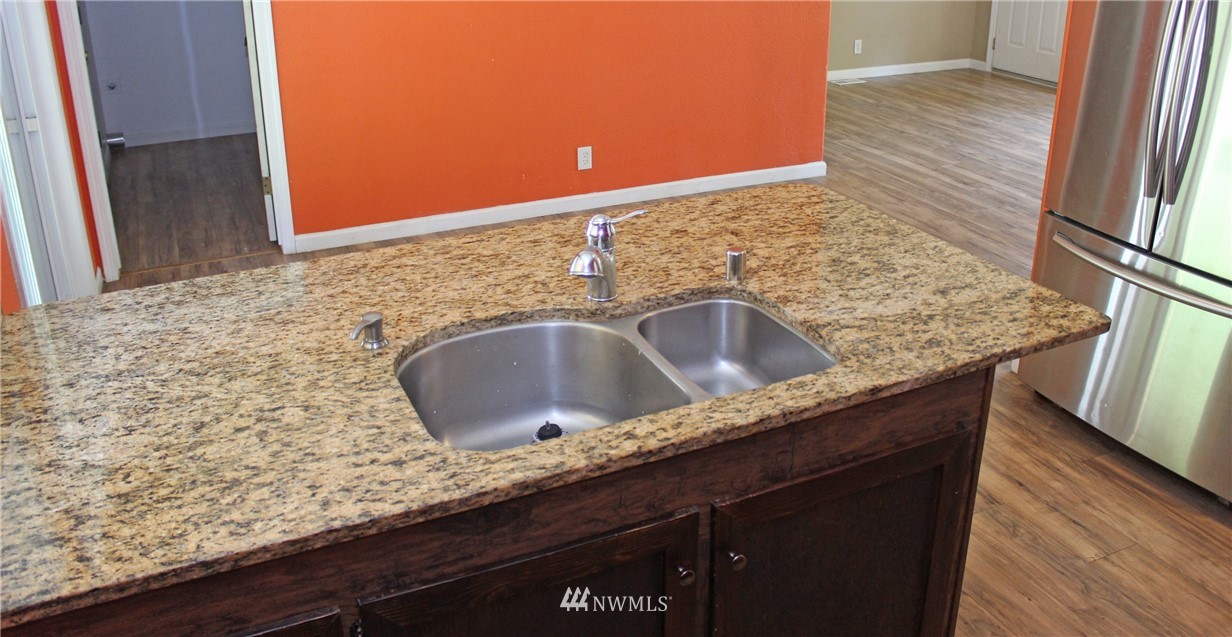 9012 176th Avenue Southwest Rochester, WA 98579 - Photo 14 of 25