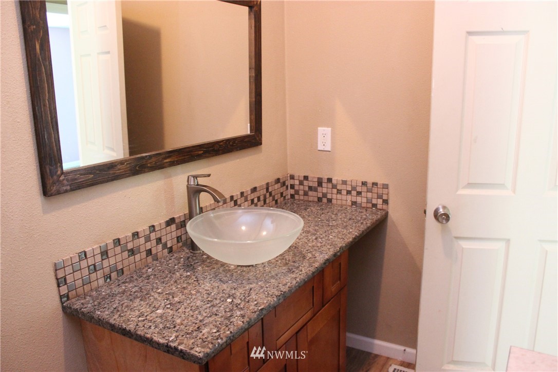 9012 176th Avenue Southwest Rochester, WA 98579 - Photo 15 of 25