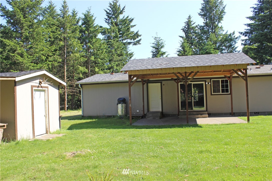 9012 176th Avenue Southwest Rochester, WA 98579 - Photo 4 of 25