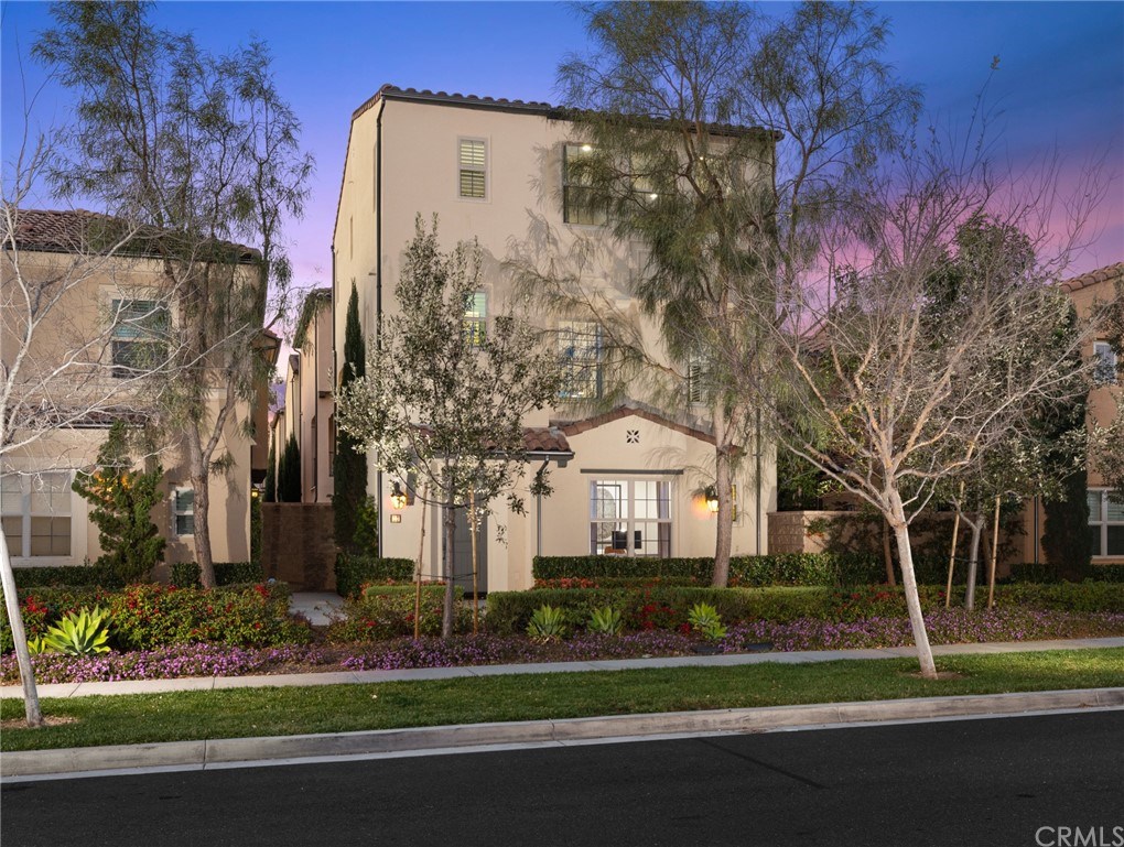 UPGRADED, MODEL HOME W/AWESOME VIEWS!! Located in the heart of Portola Springs