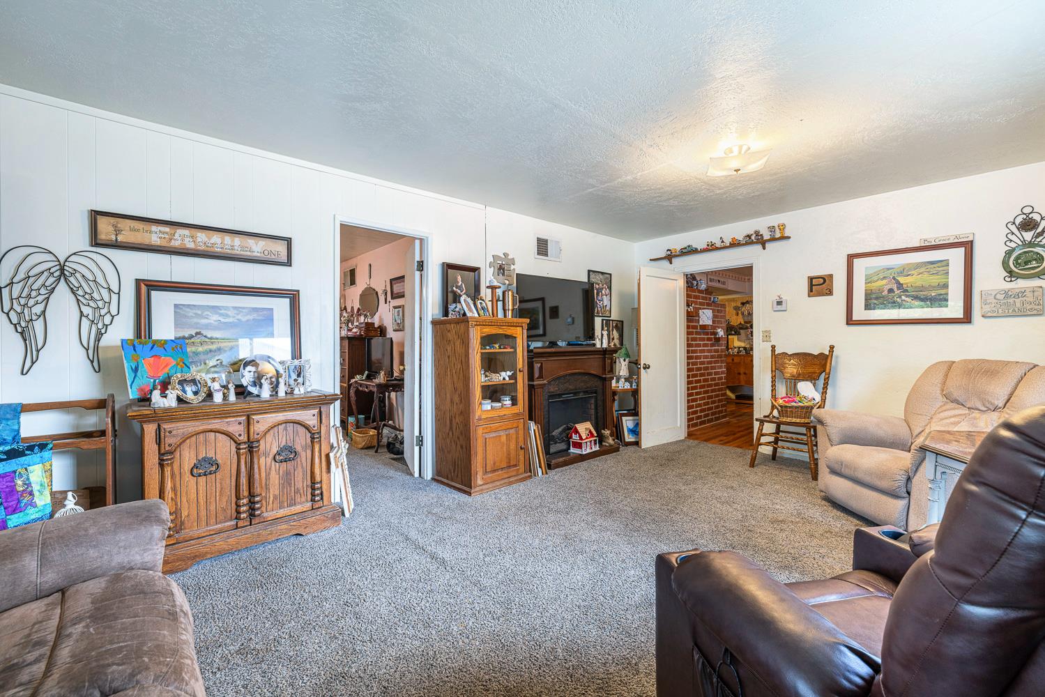 748 N. East Avenue Reedley, CA 93654 - Photo 6 of 51