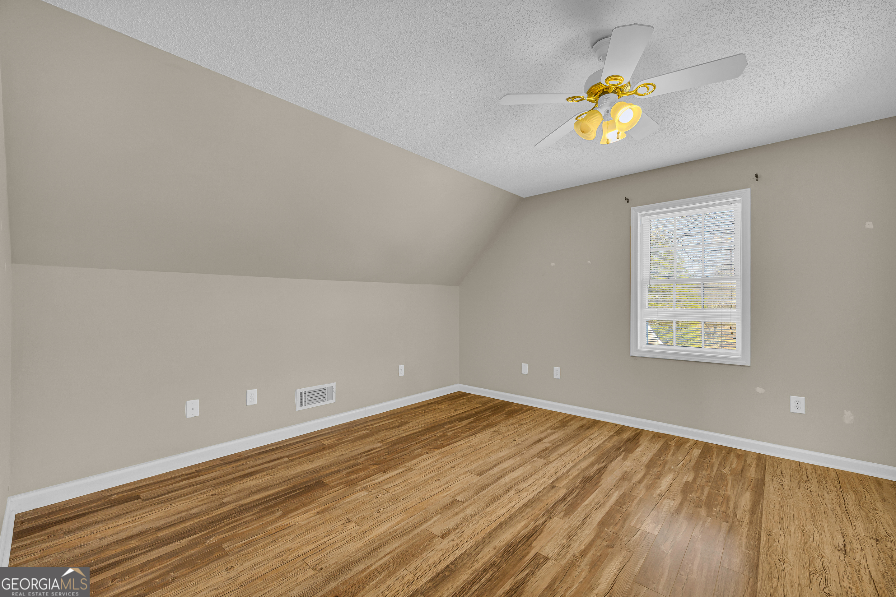 8576 Highway 72 Hull, GA 30646 - Photo 21 of 37