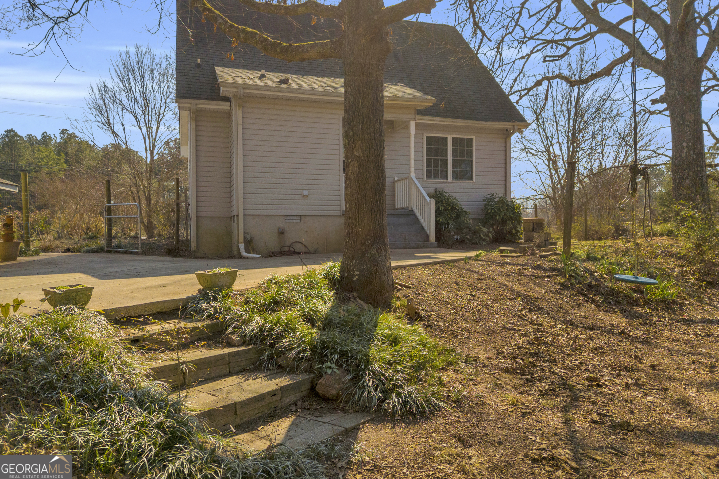 8576 Highway 72 Hull, GA 30646 - Photo 4 of 37