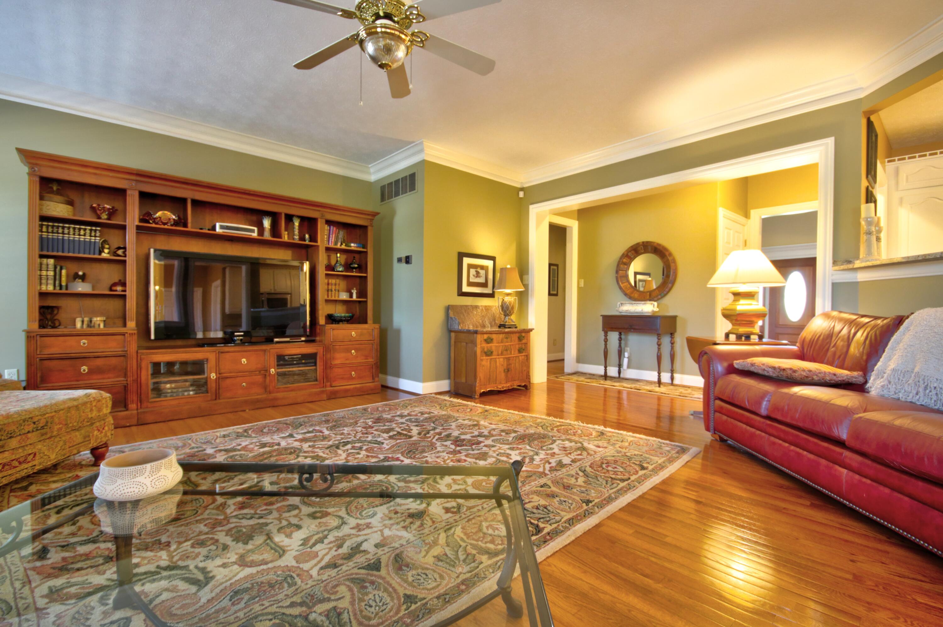 2080 Muir Station Road Lexington, KY 40516 - Photo 16 of 74 29