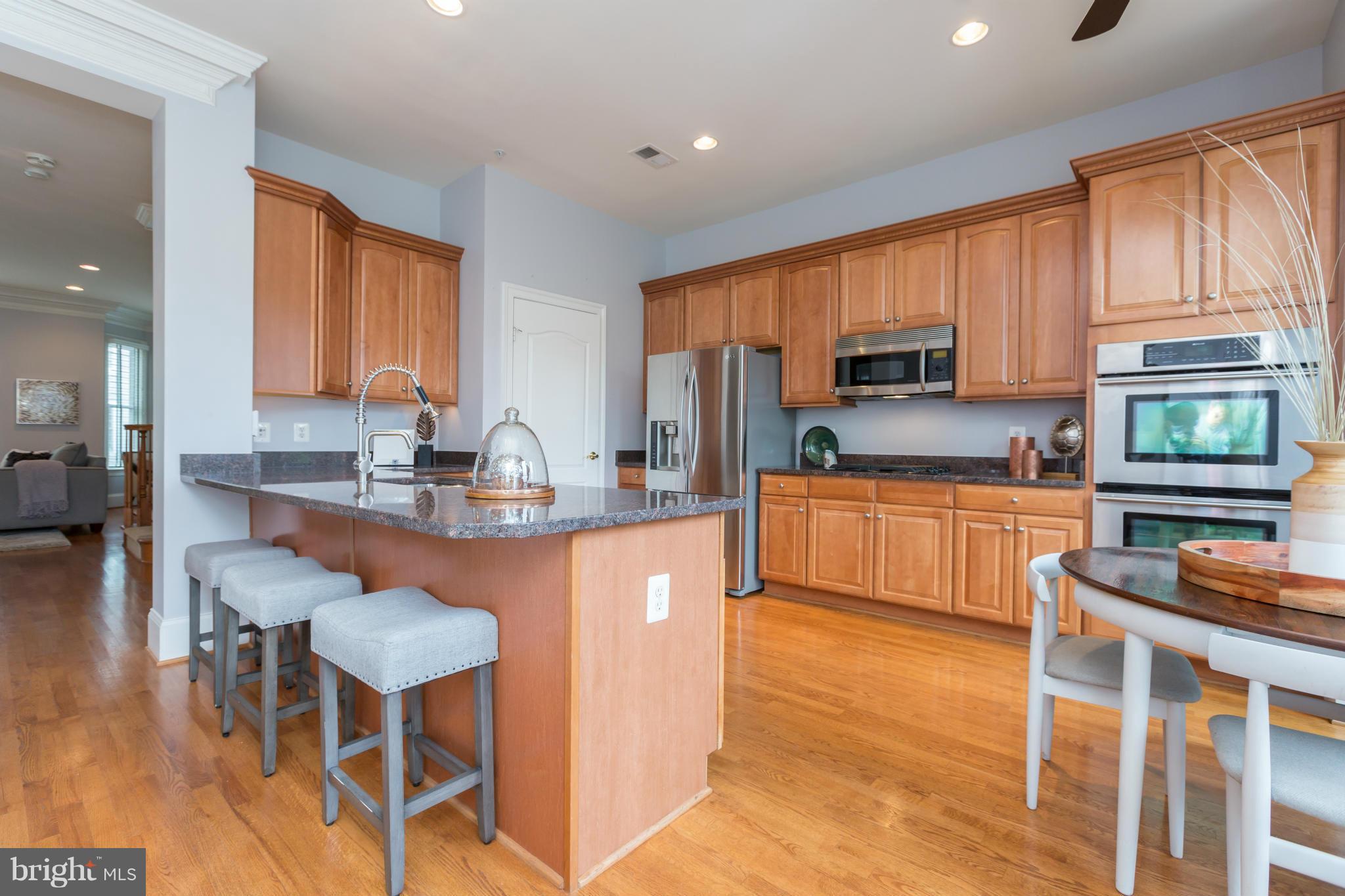 722 Carpenter Road Alexandria, VA 22314 - Photo 22 of 28 Kitchen