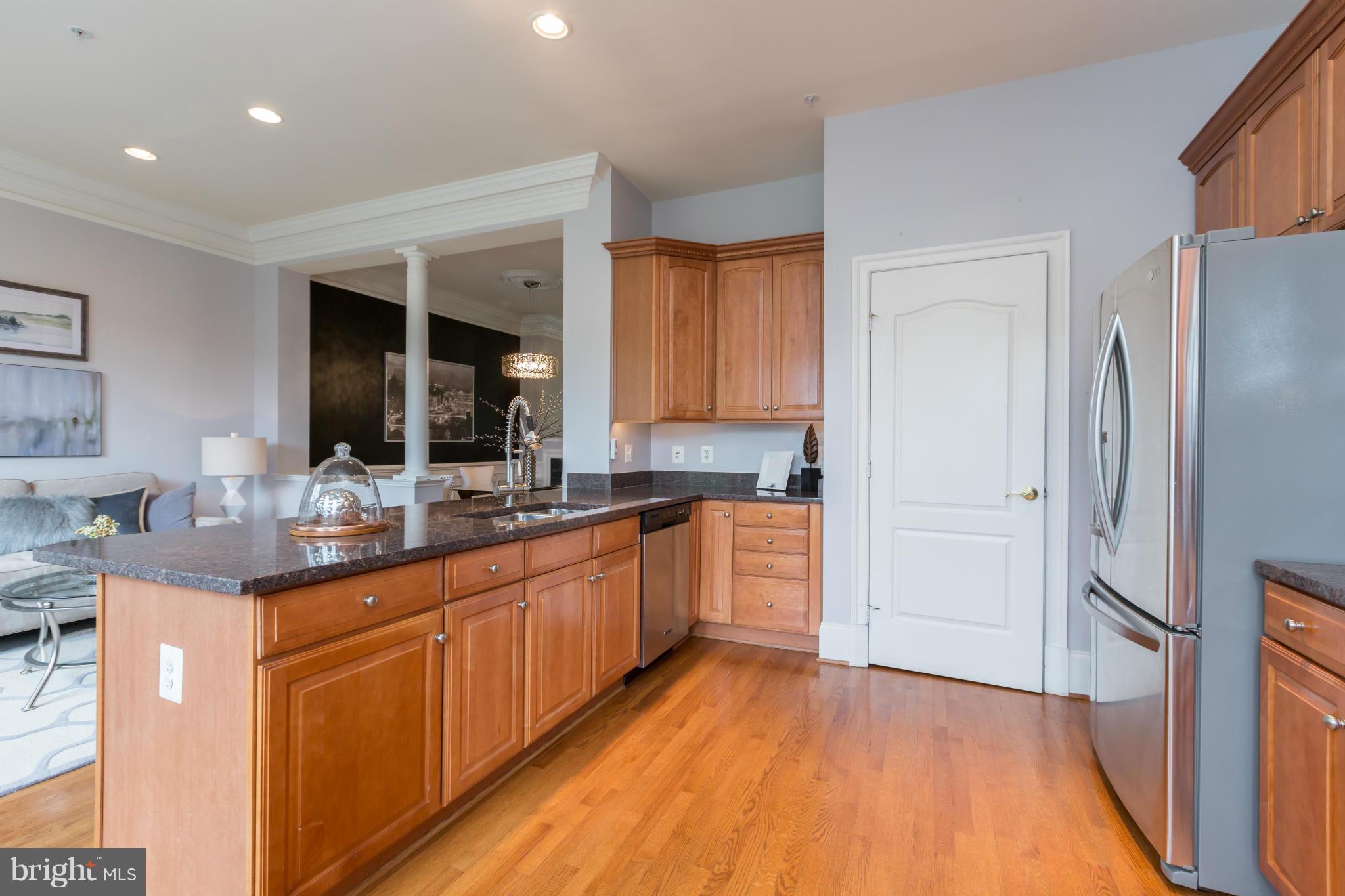 722 Carpenter Road Alexandria, VA 22314 - Photo 23 of 28 Kitchen