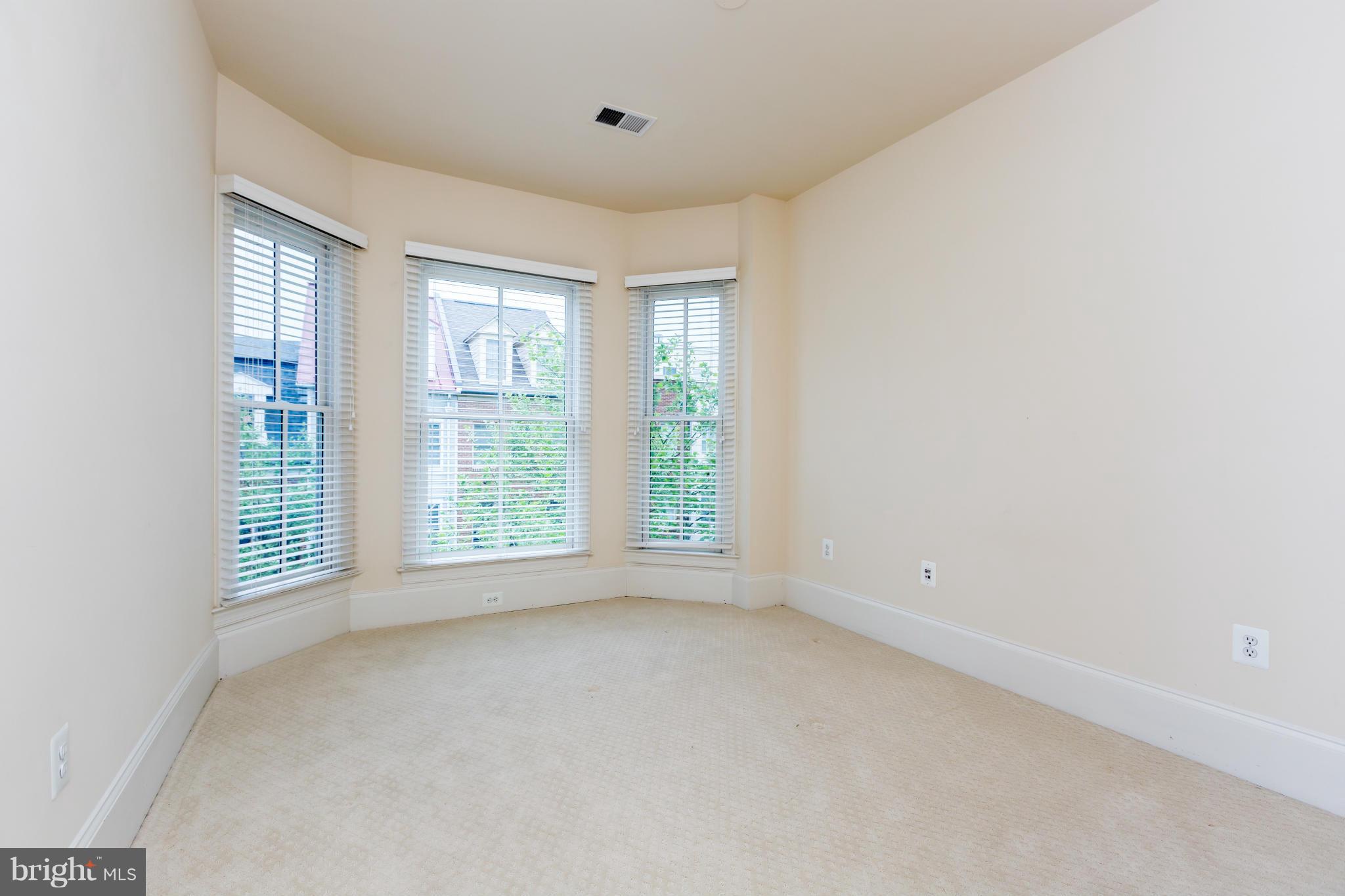 722 Carpenter Road Alexandria, VA 22314 - Photo 24 of 28 Bedroom 2