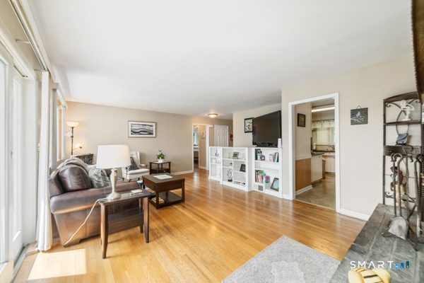 72 Calhoun Avenue Trumbull, CT 06611 - Photo 16 of 40