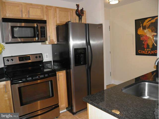 1106 Columbia Road Northwest, Unit 304 Washington, DC 20009 - Photo 4 of 23 Kitchen