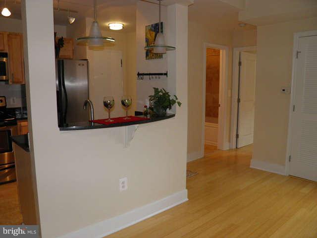 1106 Columbia Road Northwest, Unit 304 Washington, DC 20009 - Photo 10 of 23 Breakfast bar