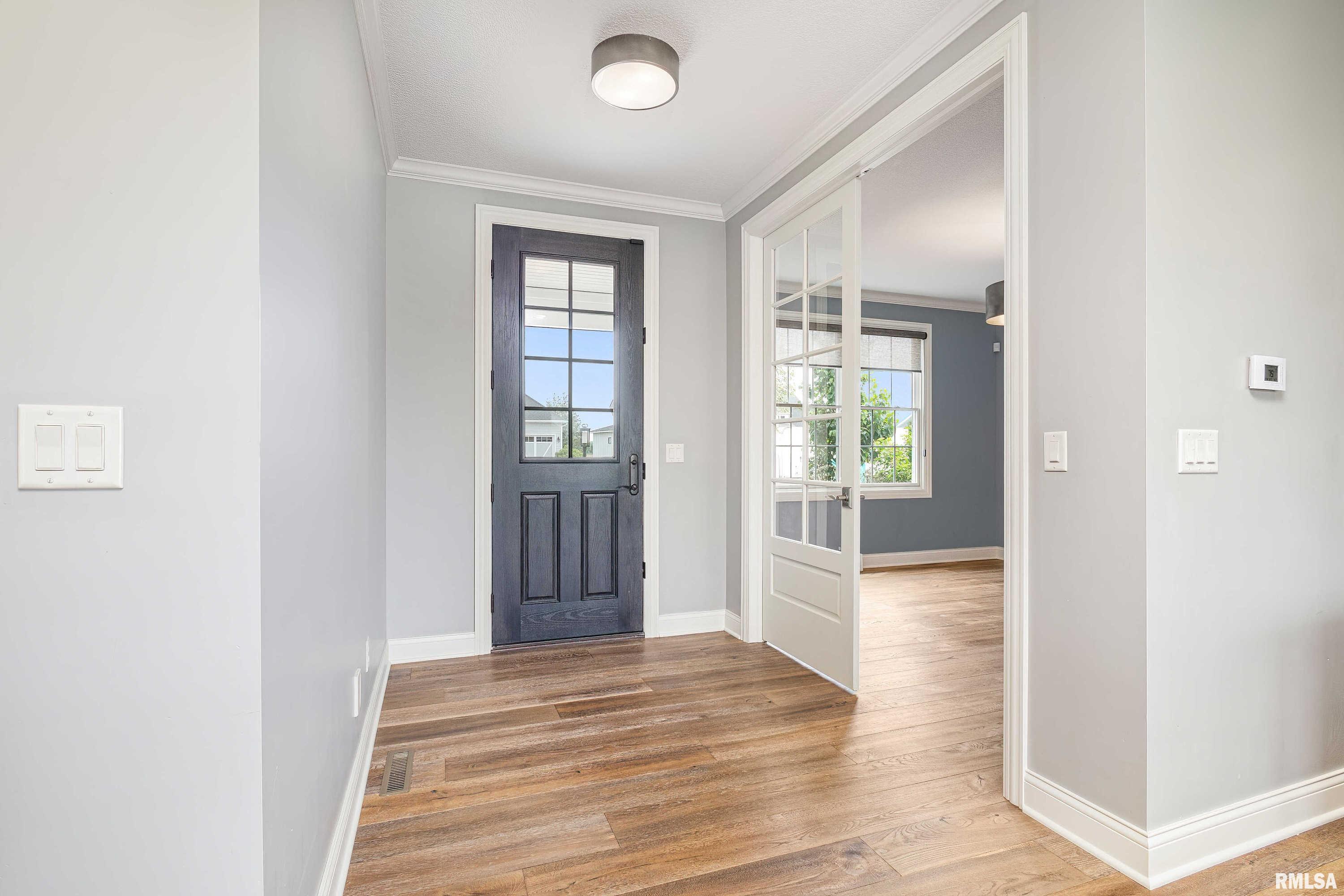 6532 Cardinal Road Bettendorf, IA 52722 - Photo 3 of 53 Gallery Image 3