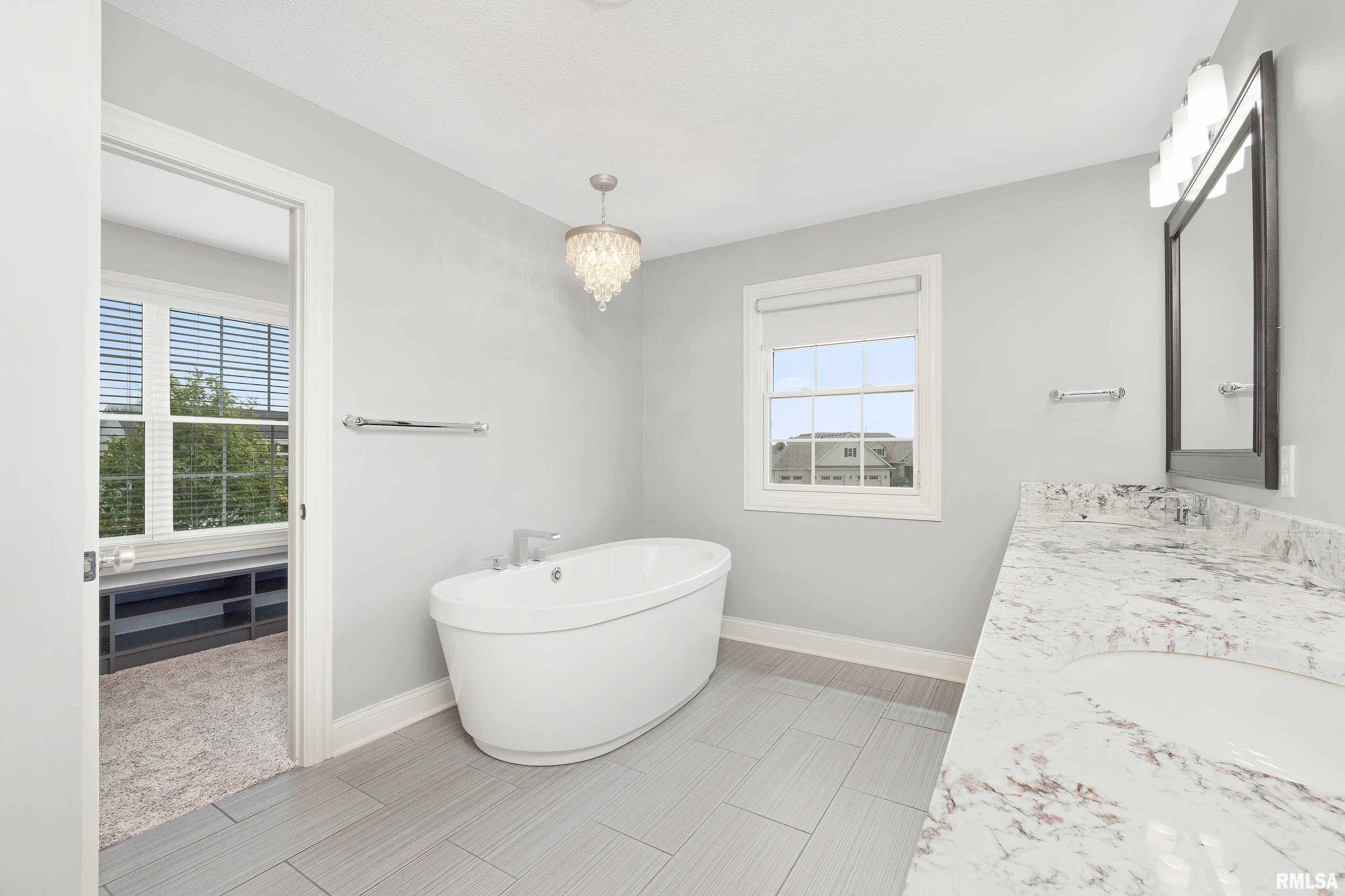 6532 Cardinal Road Bettendorf, IA 52722 - Photo 33 of 53 Gallery Image 33