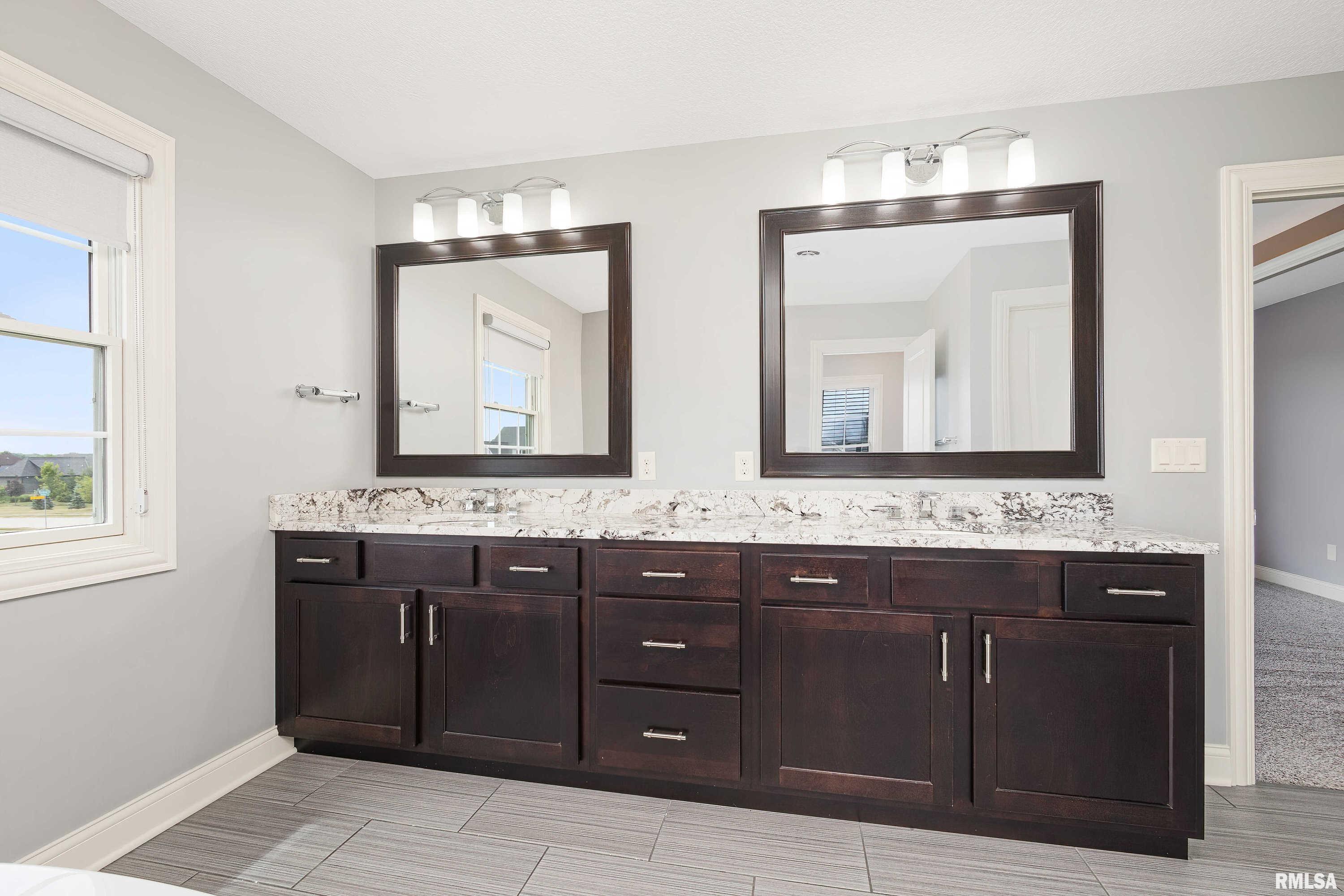 6532 Cardinal Road Bettendorf, IA 52722 - Photo 34 of 53 Gallery Image 34