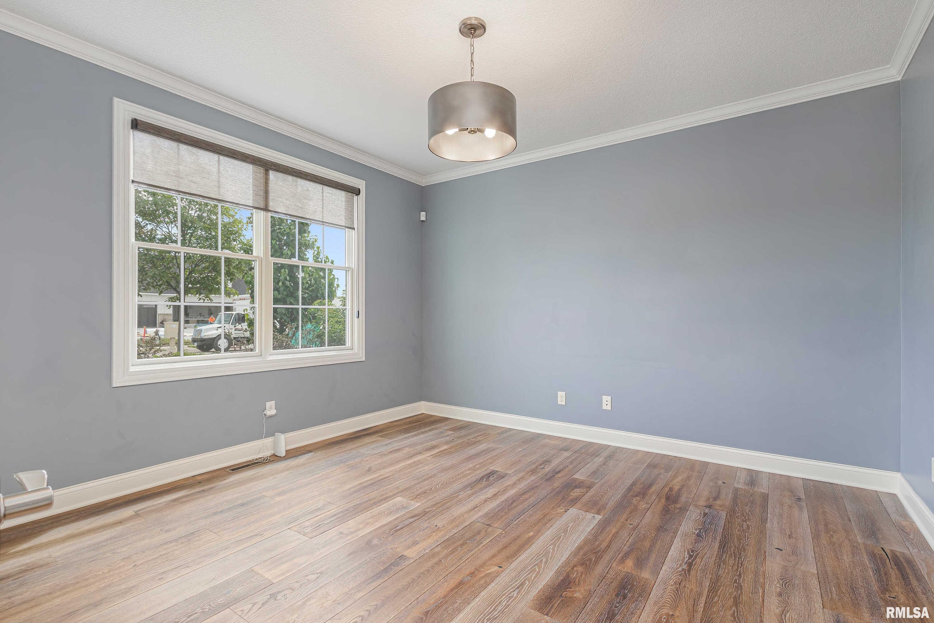 6532 Cardinal Road Bettendorf, IA 52722 - Photo 4 of 53 Gallery Image 4