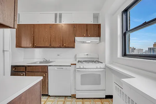 $1,650,000 | 345 East 80th Street, Unit 28C | Upper East Side