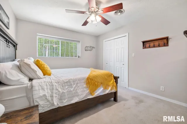 $395,000 | 28 Perkins Lane, Golconda, IL 62938