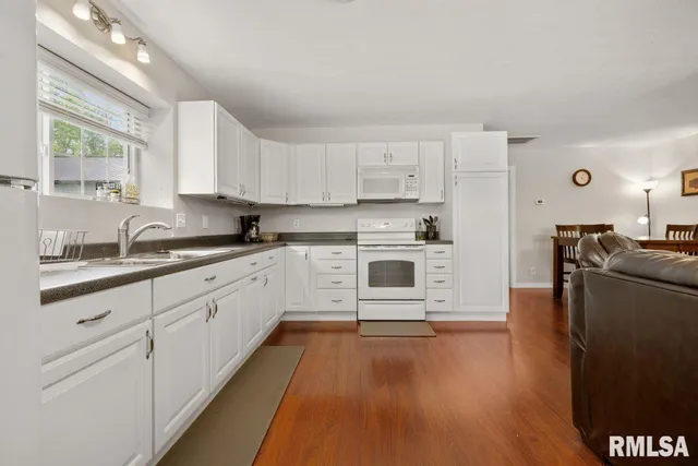 $395,000 | 28 Perkins Lane, Golconda, IL 62938